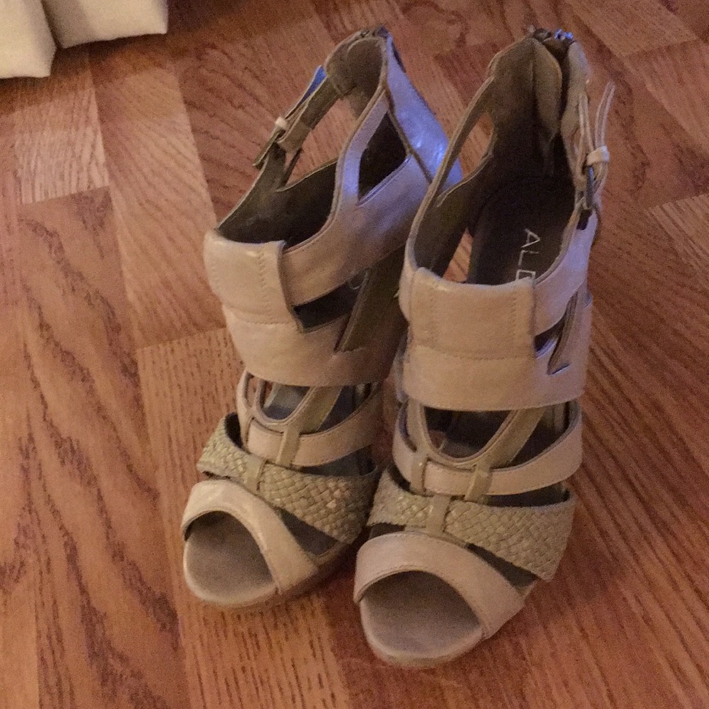 Aldo nude platforms shoes high heels size 7.5